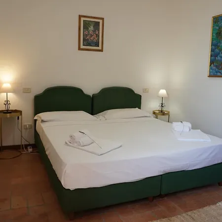 Podere Santa Virginia Farm stay *